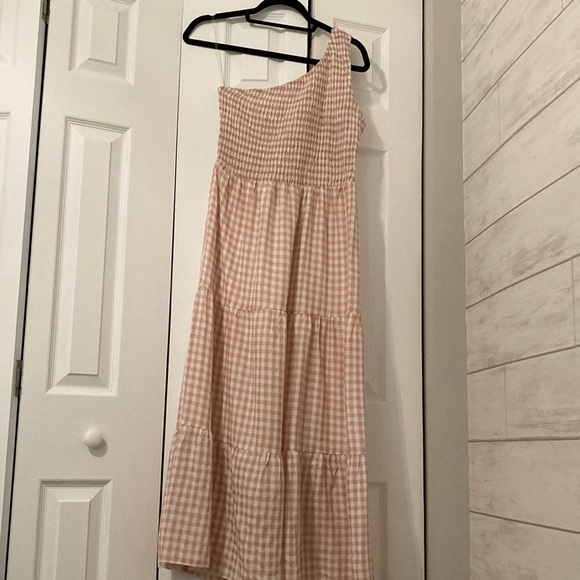 One shoulder gingham midi dress - Picture 2 of 3